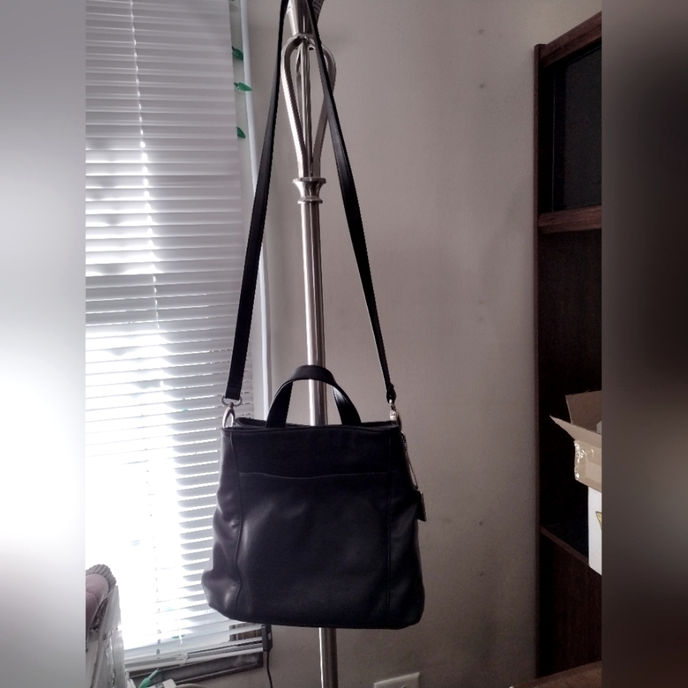 Black Nine West purse - Picture 2 of 8